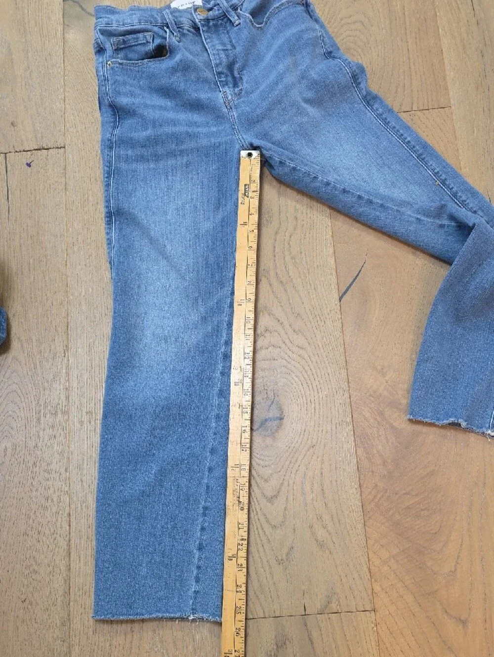 Frame Denim Cropped Straight Jeans in Light Blue Wash